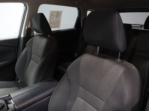 Certified 2025 Nissan Rogue SV image 25