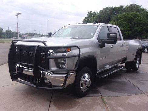 Used 2022 Chevrolet Silverado 3500 LT w/ Convenience Package AWD/4WD image 17