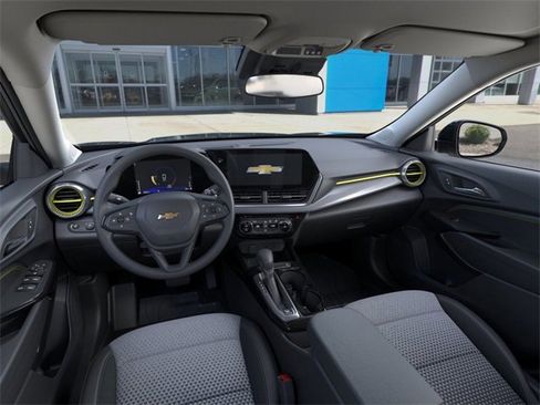 New 2026 Chevrolet Trax LT image 6