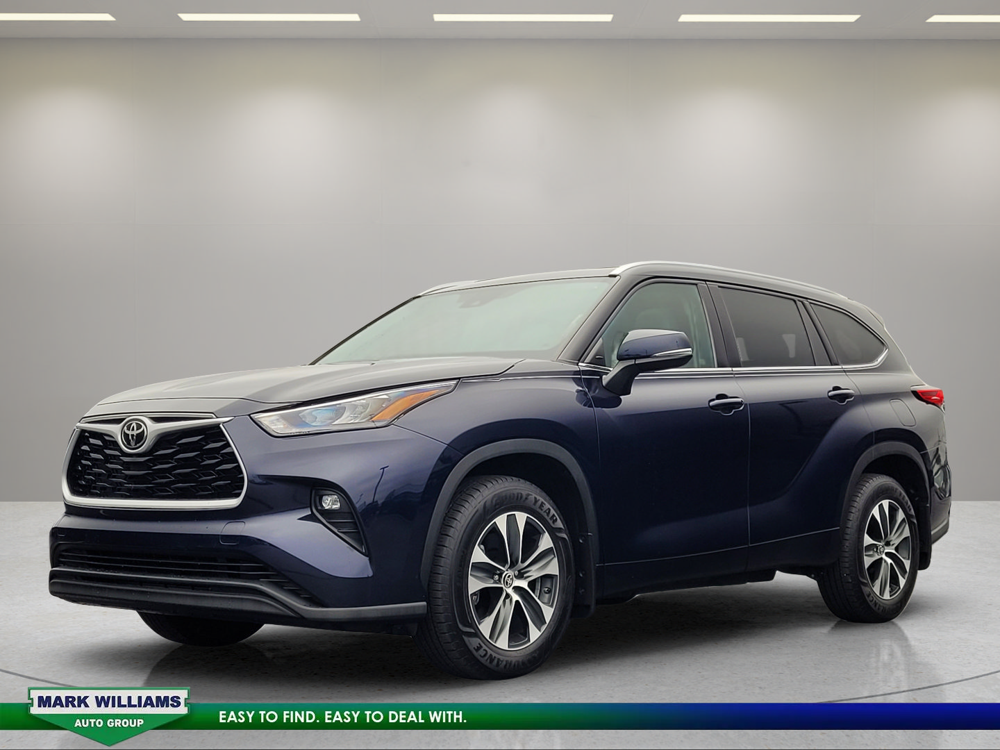 Used 2020 Toyota Highlander XLE AWD/4WD image 8