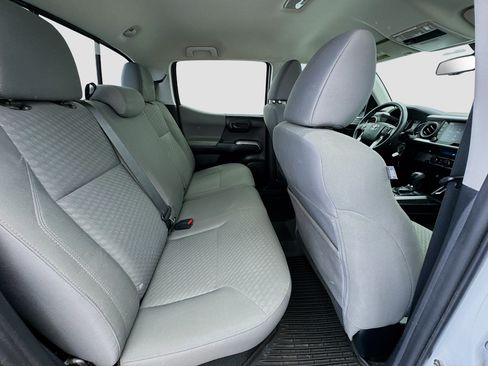 Used 2021 Toyota Tacoma SR5 RWD image 17