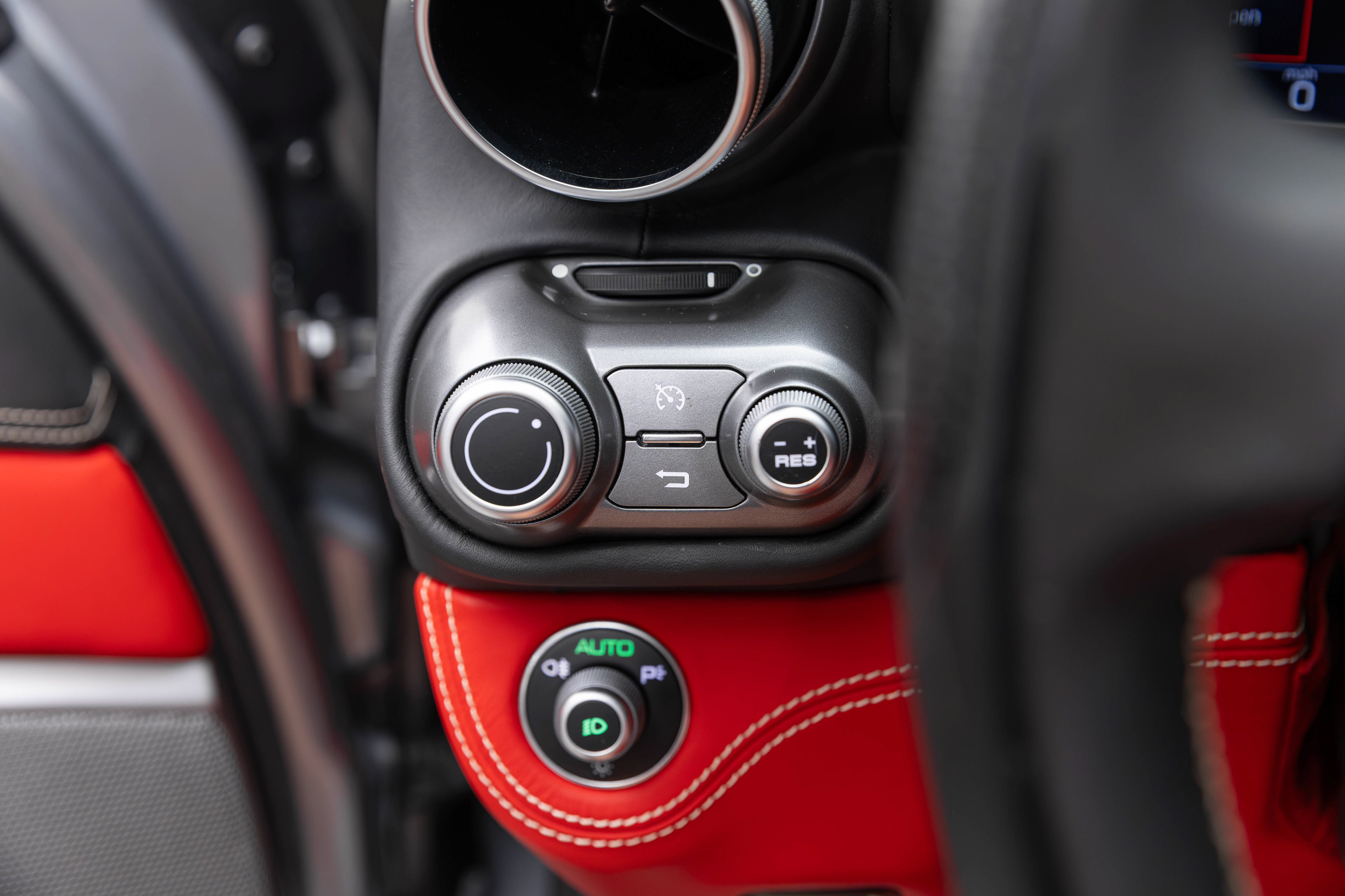 Certified 2019 Ferrari Portofino RWD image 28