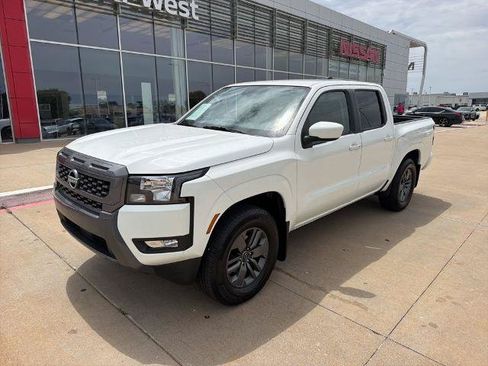 Certified 2025 Nissan Frontier SV w/ SV Convenience Package RWD image 1