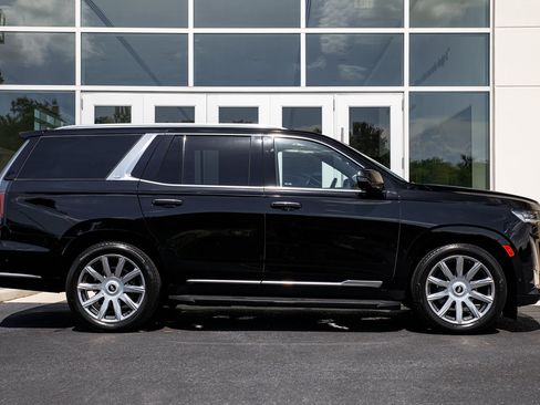 Used 2021 Cadillac Escalade Premium Luxury Platinum RWD image 18