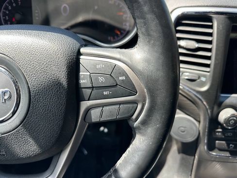 Used 2018 Jeep Grand Cherokee Altitude RWD image 25