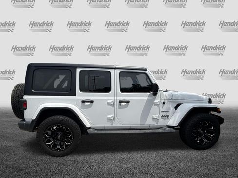 Used 2019 Jeep Wrangler Unlimited Sahara AWD/4WD image 11