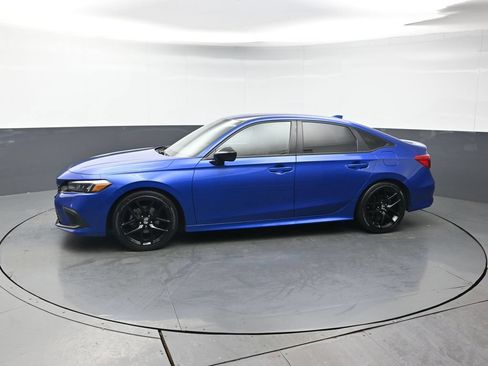 Used 2024 Honda Civic Sport image 2