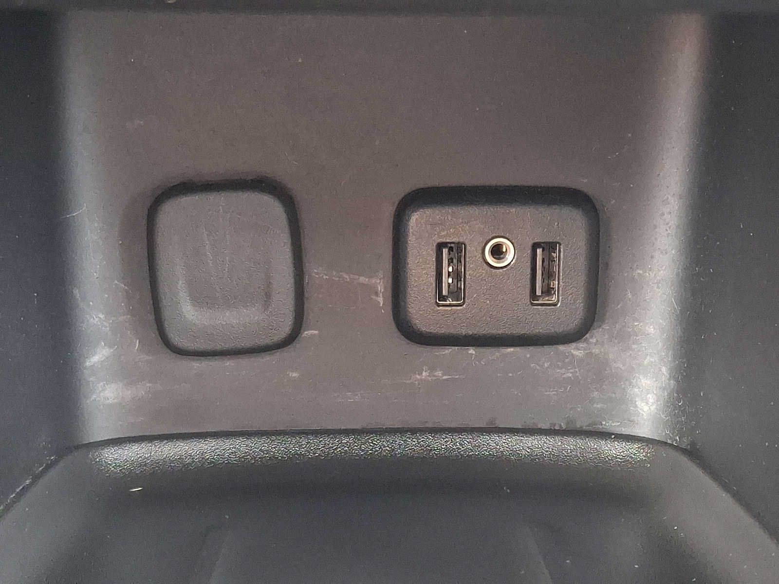 Used 2019 GMC Acadia SLE AWD/4WD image 25