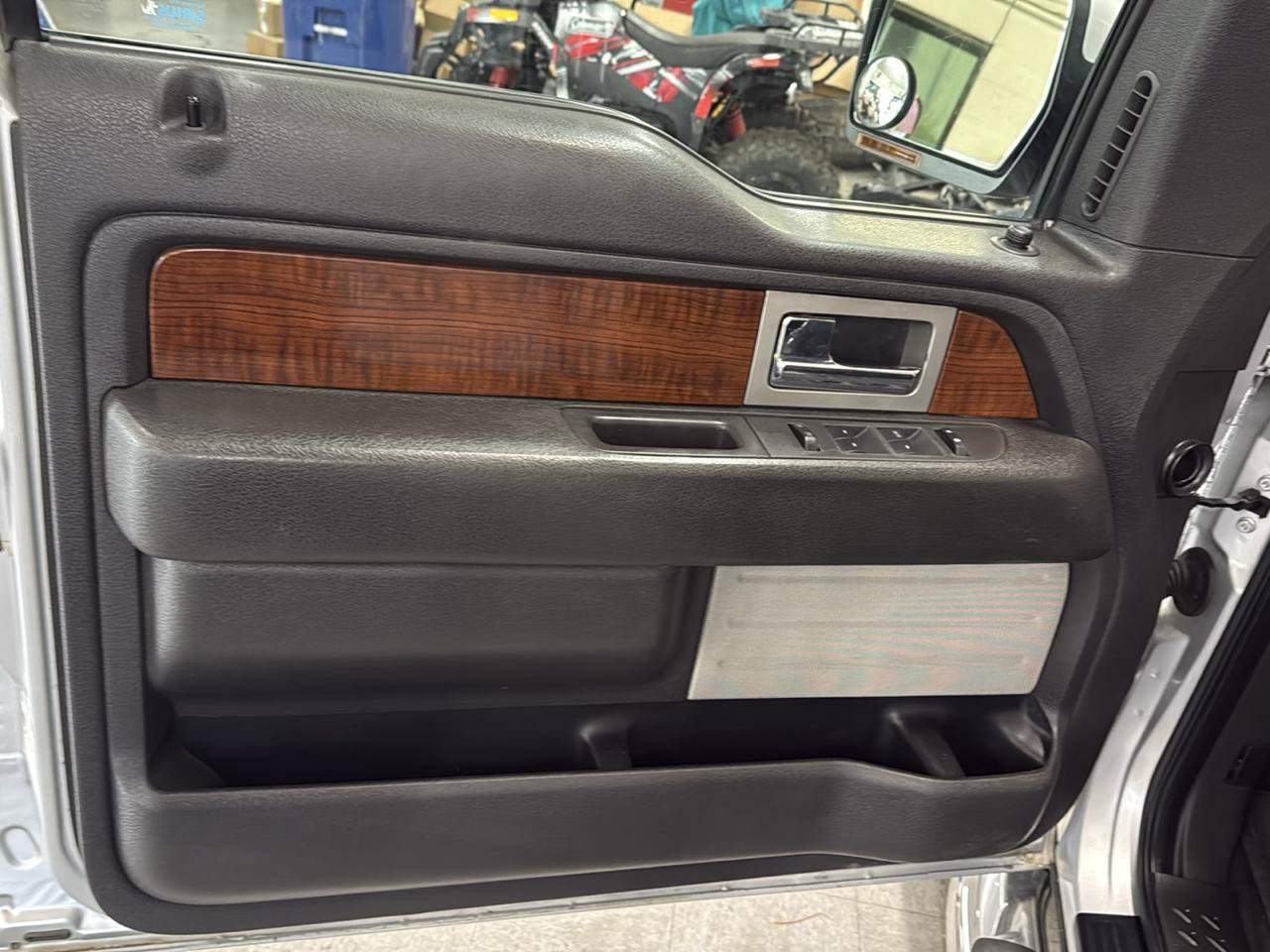 Used 2010 Ford F150 Lariat AWD/4WD image 27