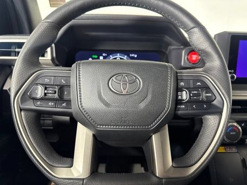 Used 2025 Toyota 4Runner TRD Off-Road AWD/4WD image 19