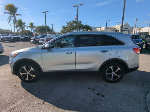 Used 2017 Kia Sorento EX w/ EX Premium Package image 8