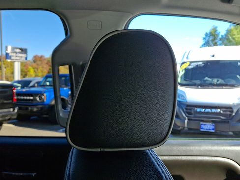 Used 2017 Chevrolet Silverado 1500 High Country image 13