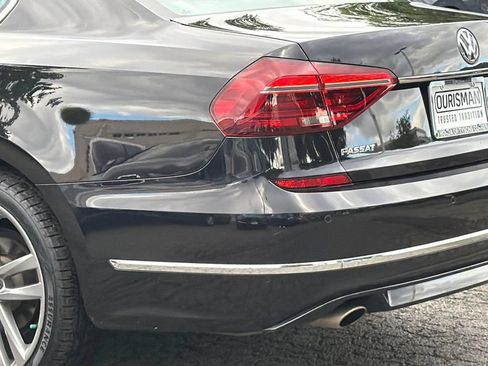 Used 2019 Volkswagen Passat 2.0T SE R-Line FWD image 6