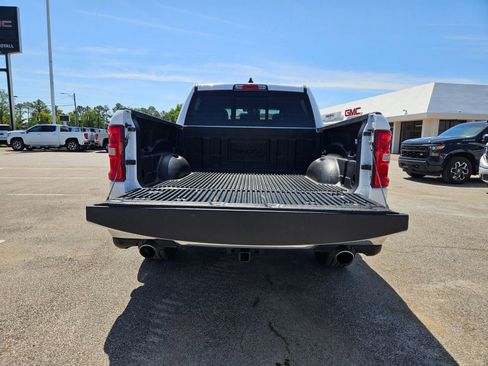 Used 2025 RAM 1500 Laramie AWD/4WD image 4