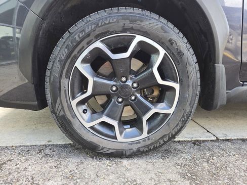 Used 2013 Subaru Crosstrek 2.0i Limited w/ Popular Pkg 2 AWD/4WD image 10