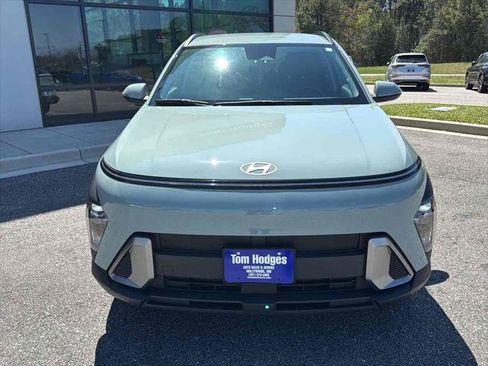 Used 2025 Hyundai Kona SEL image 2