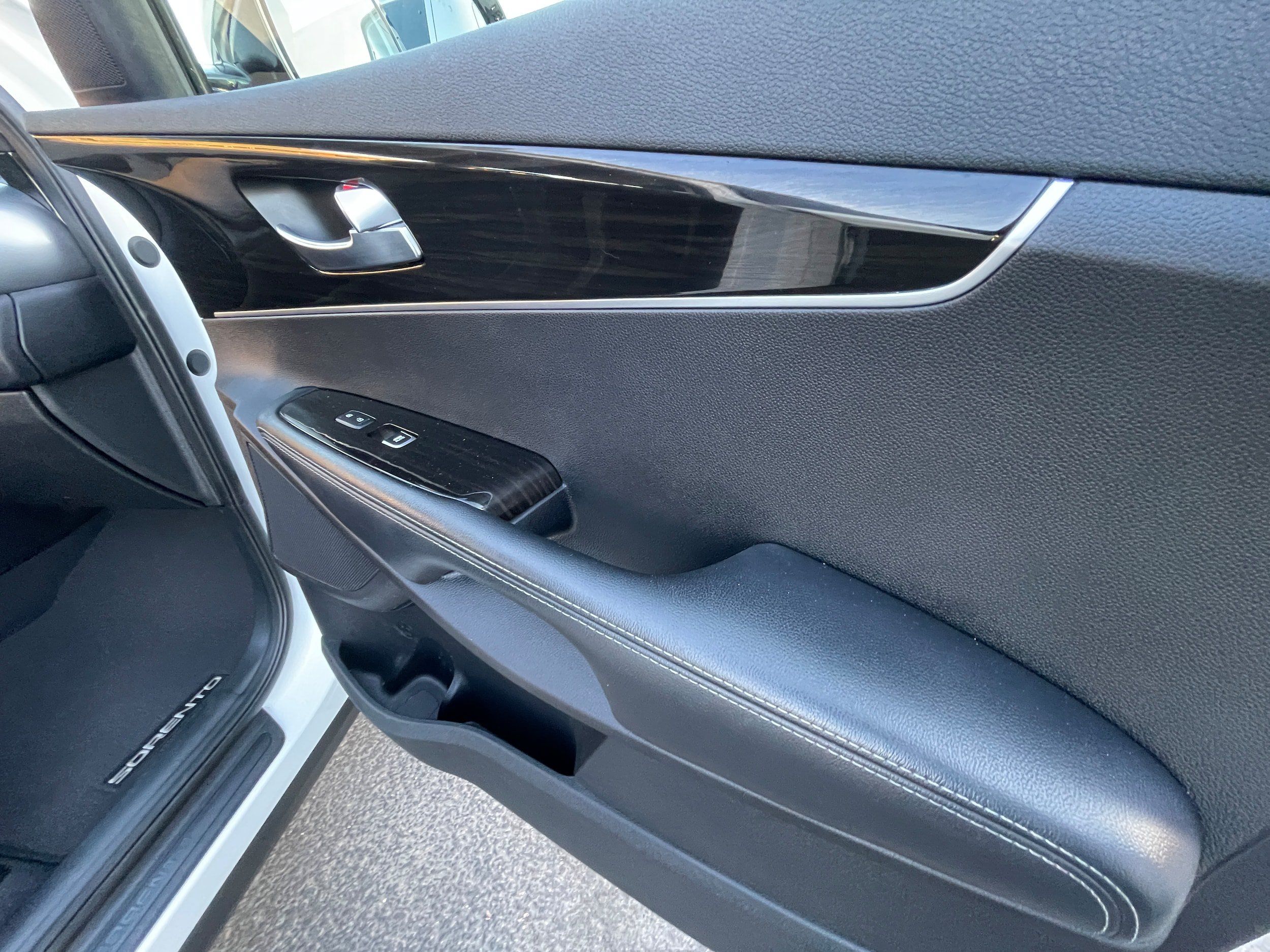 Used 2019 Kia Sorento FWD image 28