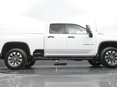 Used 2025 Chevrolet Silverado 2500 Custom w/ Custom Value Package image 40