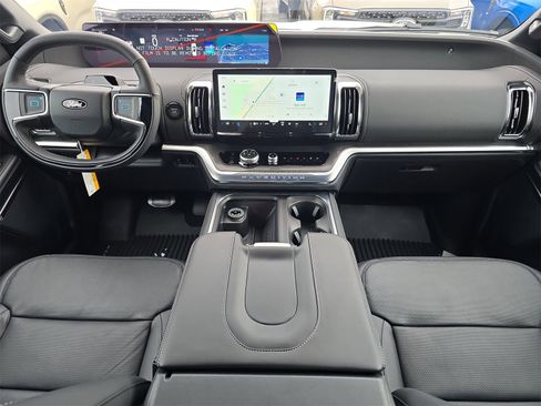 New 2025 Ford Expedition Platinum w/ Stealth Performance Package image 9