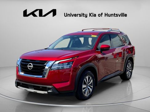 Used 2023 Nissan Pathfinder SL image 3