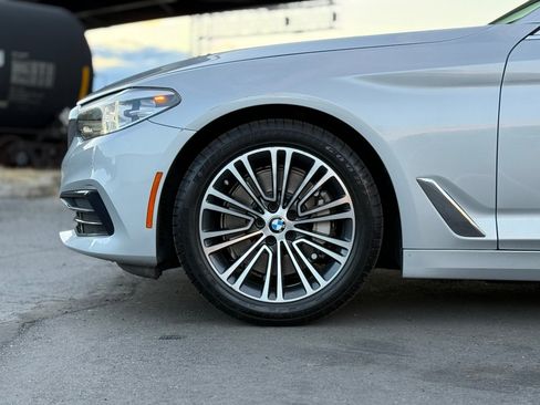 Used 2019 BMW 530i w/ Convenience Package RWD image 9