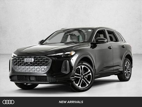 Used 2025 Audi Q5 Premium w/ Convenience Package image 1