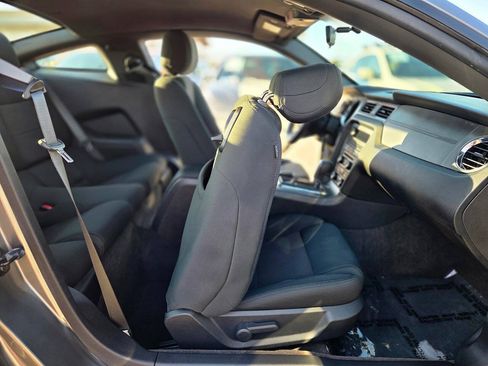 Used 2013 Ford Mustang Coupe RWD image 29
