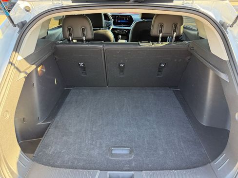 Used 2025 Chevrolet Trax LT image 31