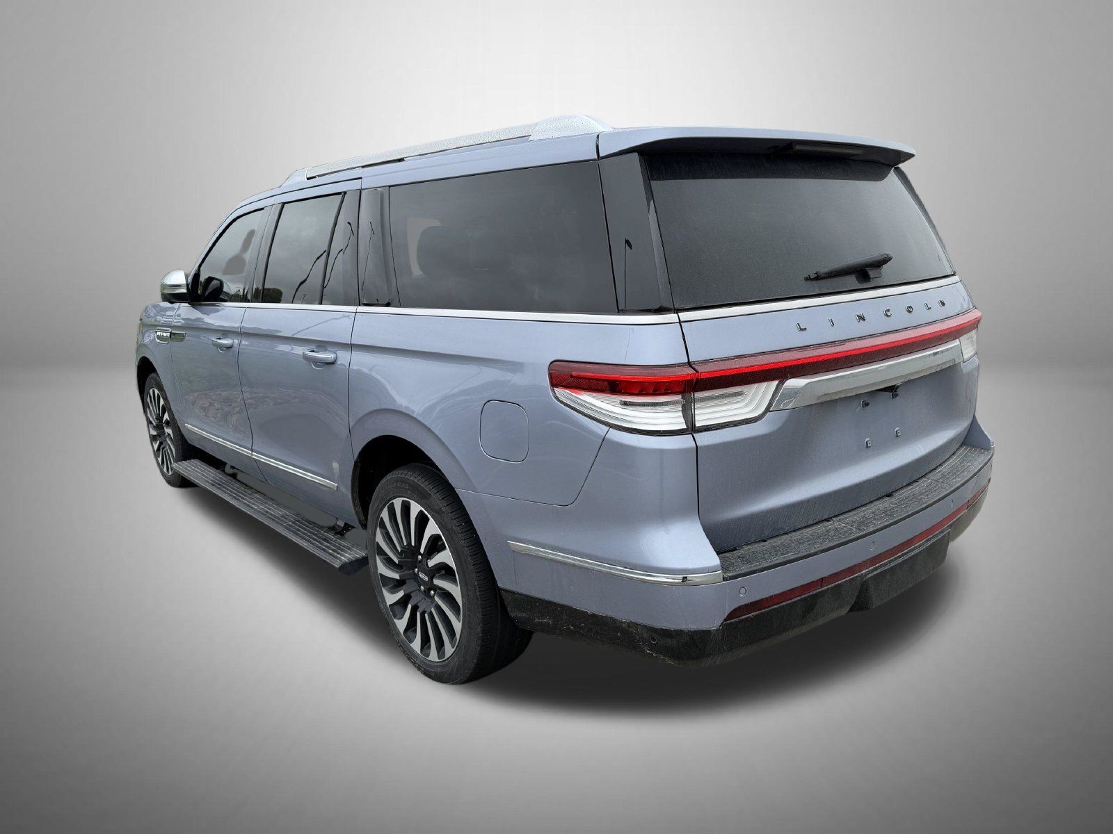 Used 2024 Lincoln Navigator L Black Label AWD/4WD image 4