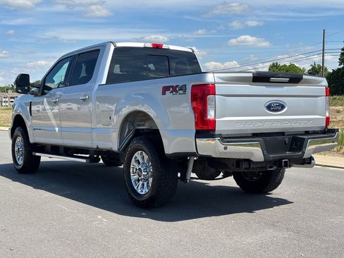 Used 2017 Ford F250 XLT w/ XLT Premium Package AWD/4WD image 6