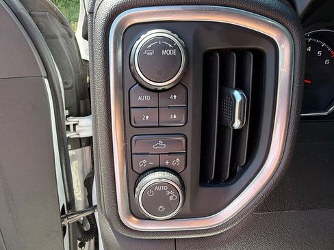 Used 2020 Chevrolet Silverado 1500 LT w/ Texas Edition AWD/4WD image 15