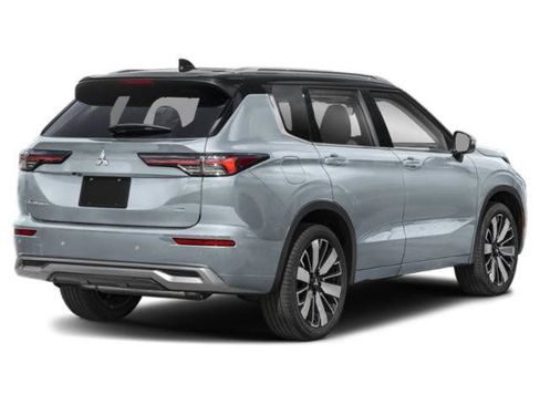 Used 2025 Mitsubishi Outlander SEL FWD image 2
