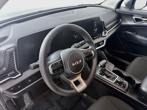 Used 2024 Kia Sportage LX FWD image 9