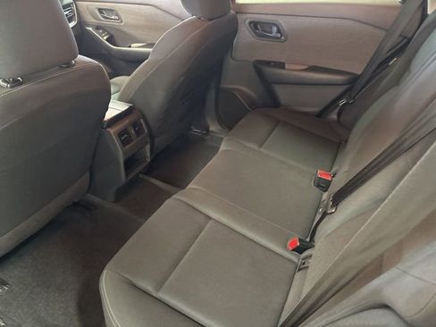 Used 2023 Nissan Rogue S image 12