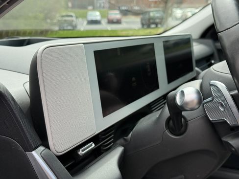 Used 2022 Hyundai Ioniq 5 Limited image 31