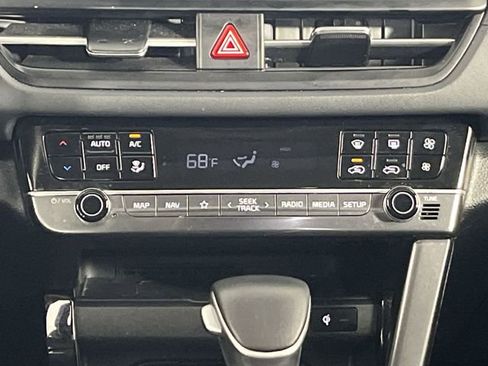 Certified 2024 Kia Seltos SX w/ SX Sunroof Package AWD/4WD image 19