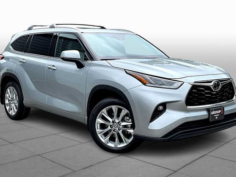 Used 2020 Toyota Highlander Limited AWD/4WD image 3