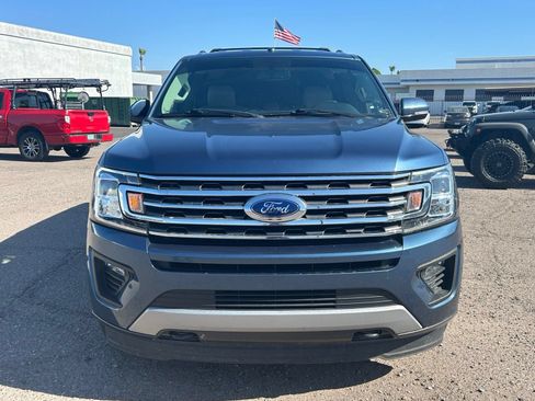 Used 2019 Ford Expedition XLT w/ Equipment Group 201A AWD/4WD image 2