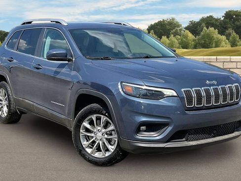 Used 2021 Jeep Cherokee Latitude Lux w/ Trailer Tow Group AWD/4WD image 2