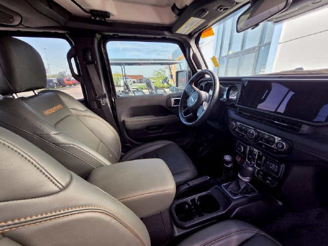 Used 2024 Jeep Gladiator Mojave w/ Convenience Group AWD/4WD image 22