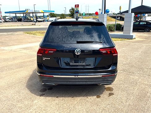 Used 2021 Volkswagen Tiguan SE FWD image 5