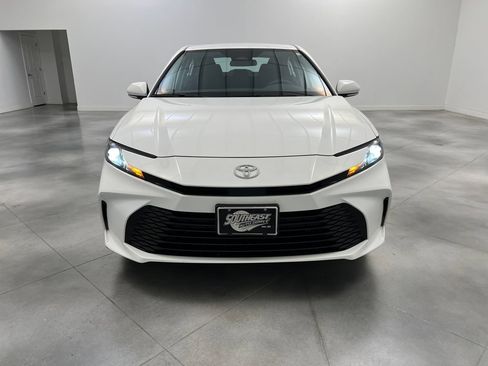 Used 2025 Toyota Camry LE FWD image 3