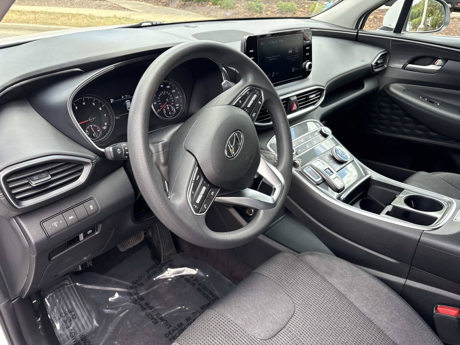 Used 2022 Hyundai Santa Fe SE FWD image 15