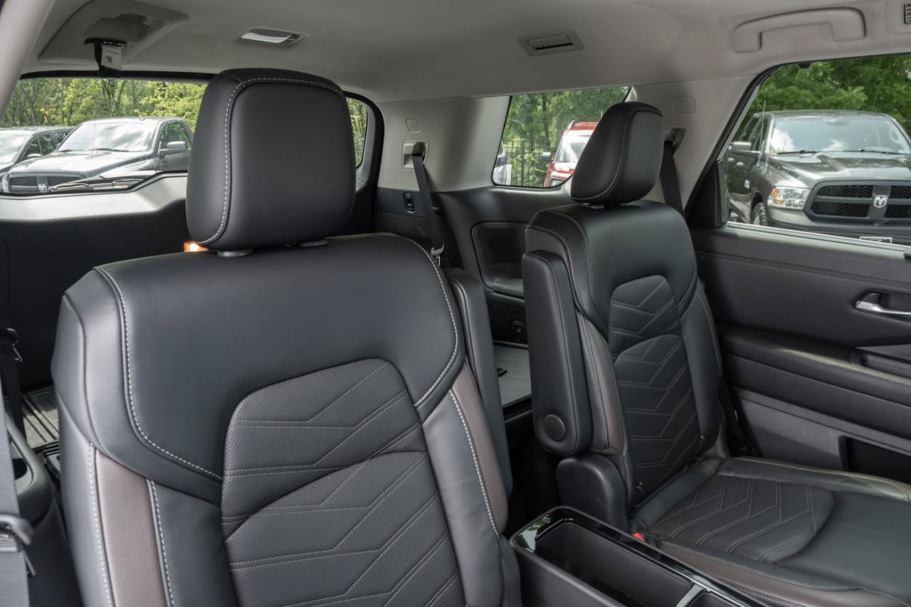 Used 2023 Nissan Pathfinder Platinum AWD/4WD image 32