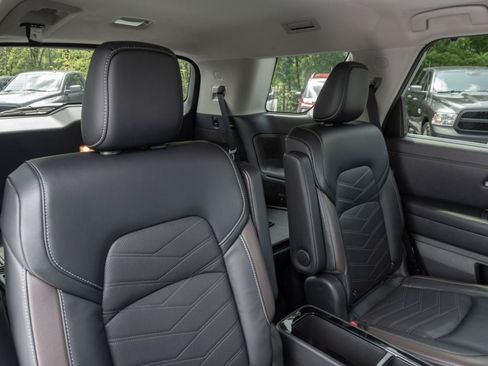 Used 2023 Nissan Pathfinder Platinum AWD/4WD image 32