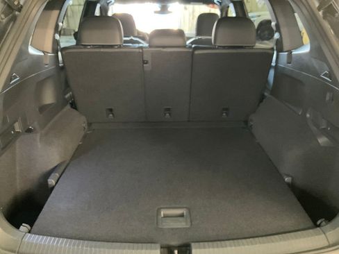 Used 2022 Volkswagen Tiguan SE R-Line image 28