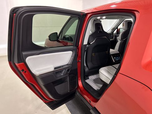 Used 2023 Rivian R1T Adventure AWD/4WD image 17
