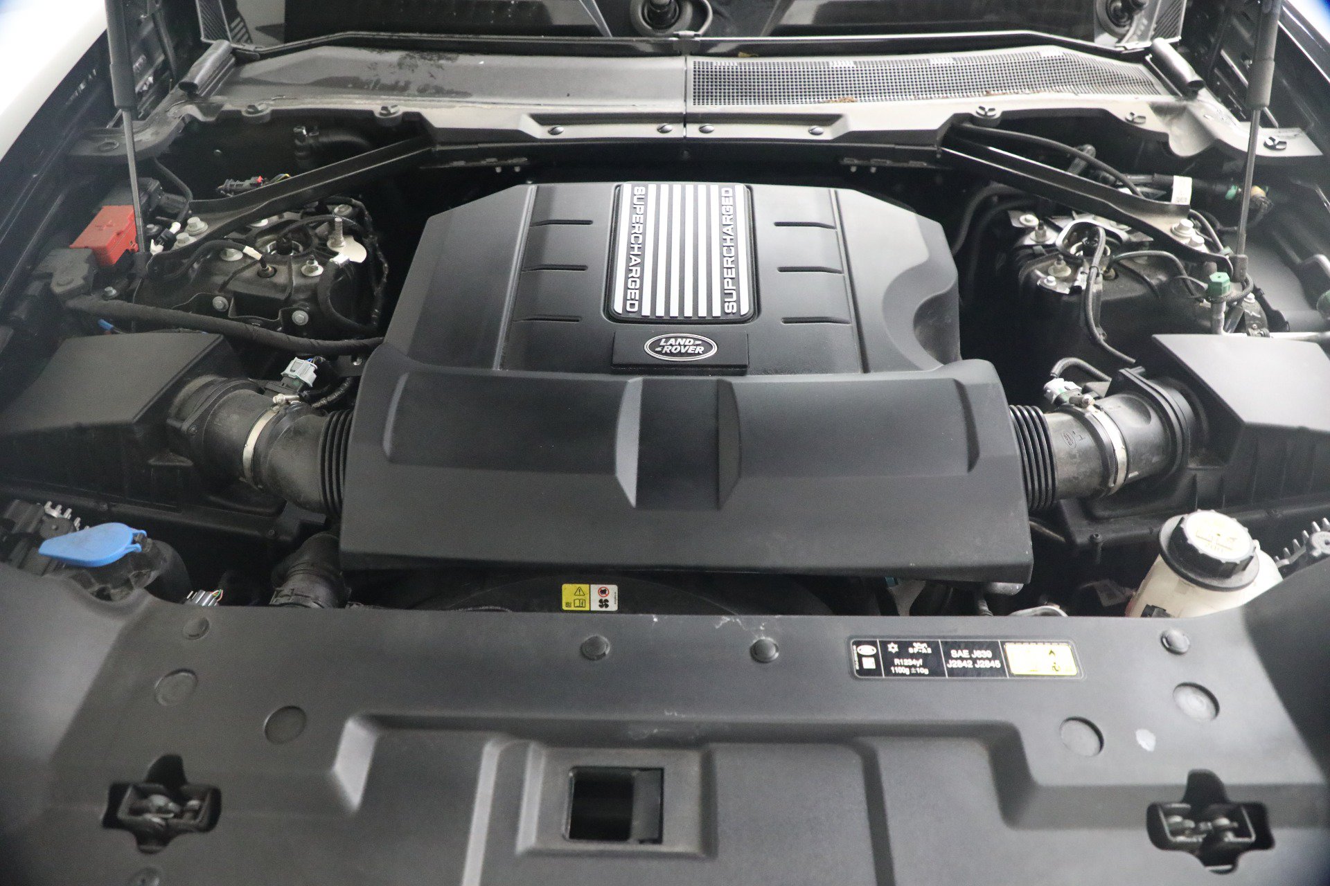 Used 2024 Land Rover Defender 110 V8 AWD/4WD image 27