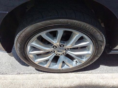 Used 2019 Ford Expedition Max Limited w/ Equipment Group 302A AWD/4WD image 10