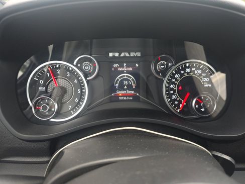 Used 2024 RAM 2500 Big Horn w/ Night Edition AWD/4WD image 8